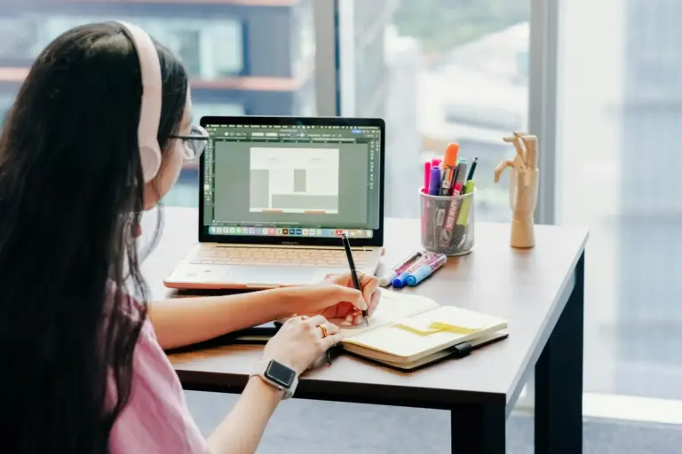 What is Microlearning? Benefits, Examples & How to Use It in Training (2026)