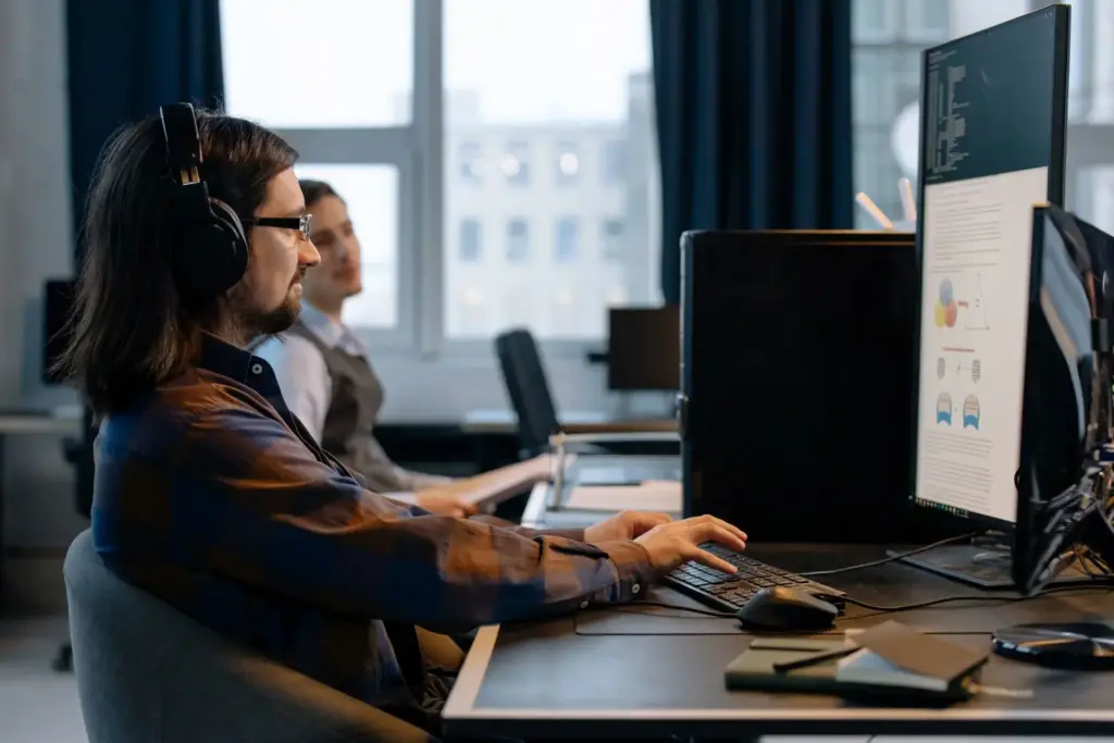 IT & Software Training Case Study: How a Leading IT Services Organization Scaled Graduate Onboarding, Upskilling & Certification